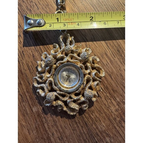 Vintage Keys Gold Tone Chunky Chain Necklace Watch 17 Jewel Swiss Wind up. AS IS - Picture 8 of 8